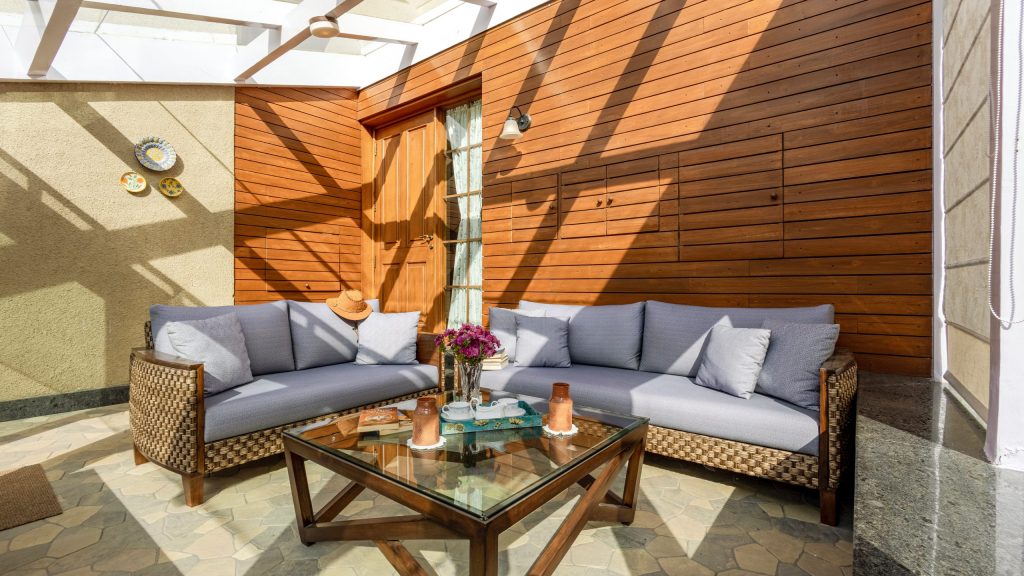 Cosy solariums where you can curl up with a good book and enjoy the gentle blend of indoor comfort and outdoor mountain light.