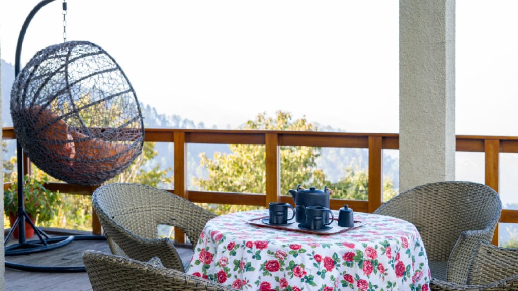 Woodrose-balcony