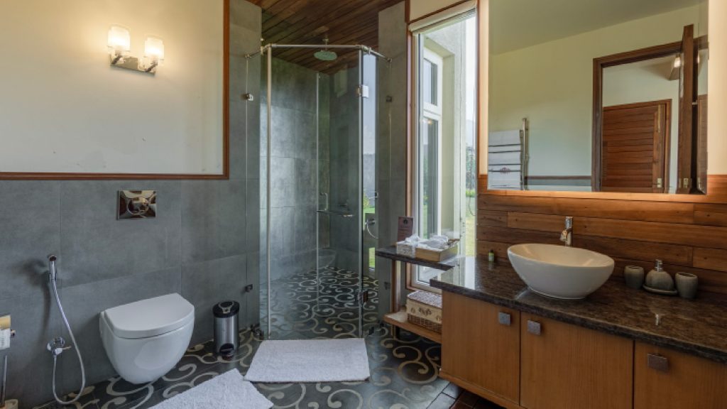 Woodrose-bathroom1