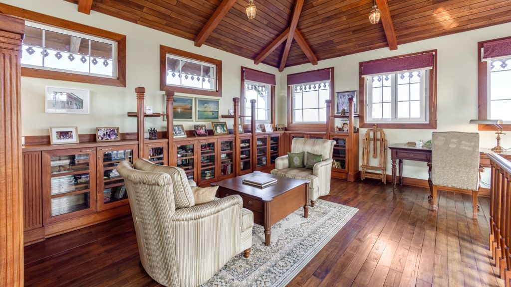 Cedarwood attic Room